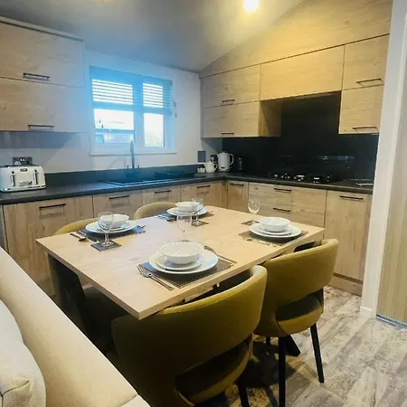 Σπίτι διακοπών Silver Wood With Hot Tub *