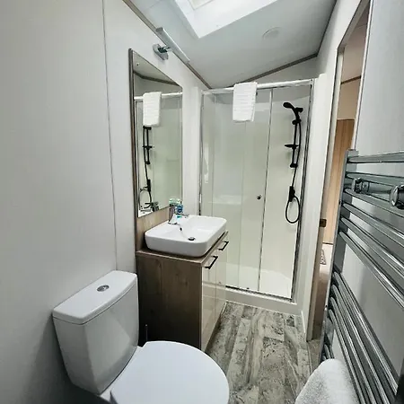 Silver Wood With Hot Tub *