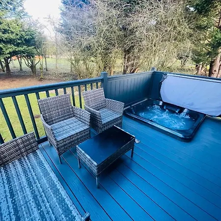 別荘 Silver Wood With Hot Tub *